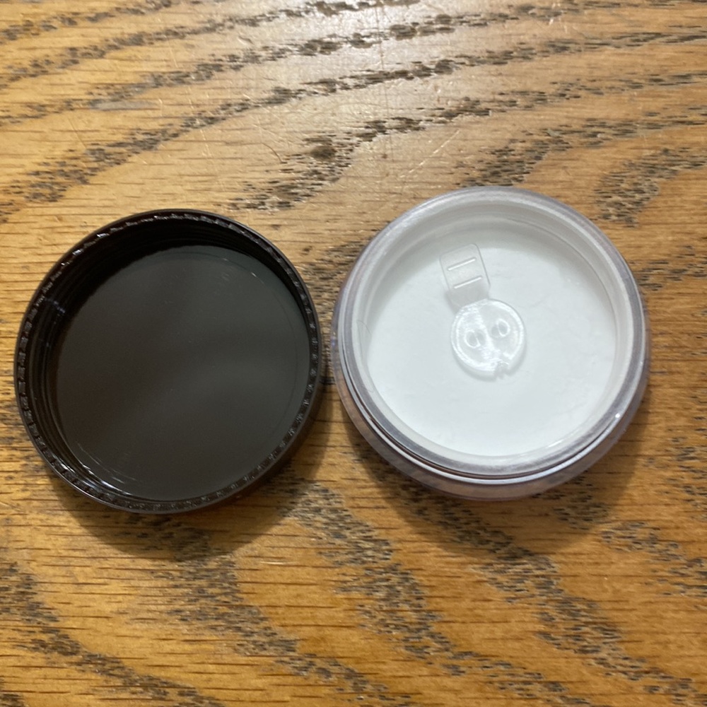 New no box Tarte smooth operator finishing powder - Picture 3 of 3